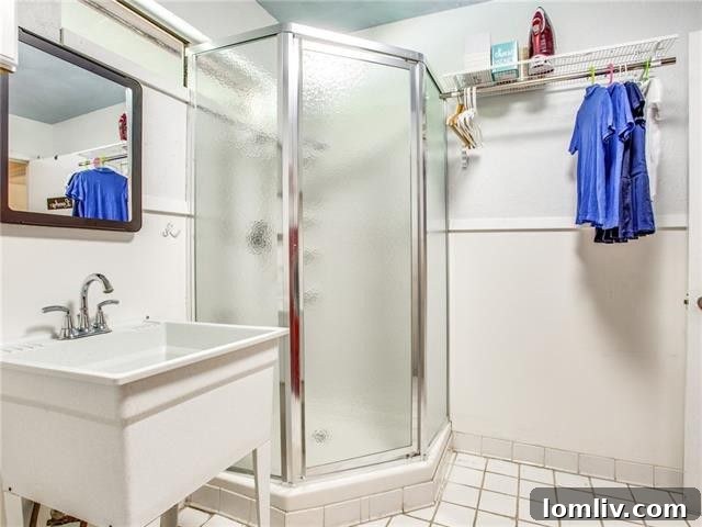 Kiestwood Home Exterior with Front Porch