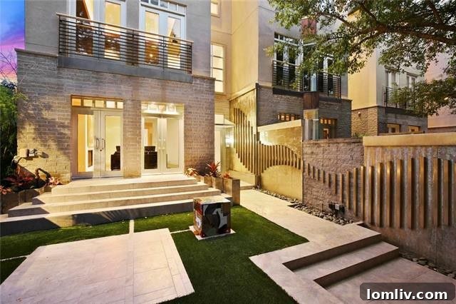 Luxury Modern Townhome Dallas - Private Courtyard with Luis Olinto Art