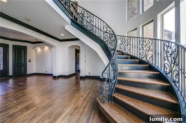 Luxurious Family Home in The Falls, Sunnyvale TX - Interior View 2