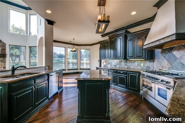 Luxurious Family Home in The Falls, Sunnyvale TX - Interior View 6 - Dining