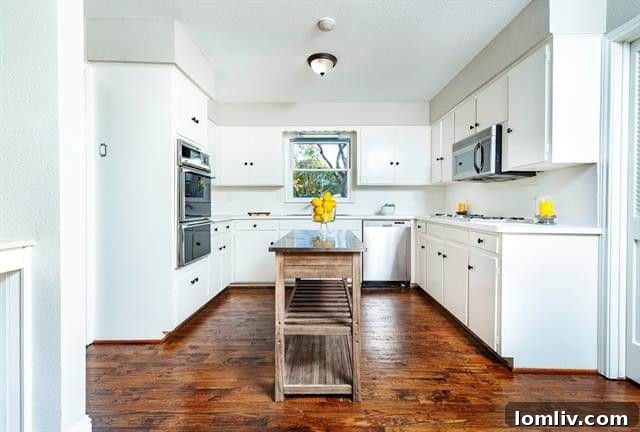 Bright Dining Area Overlooking Backyard - Richardson Home