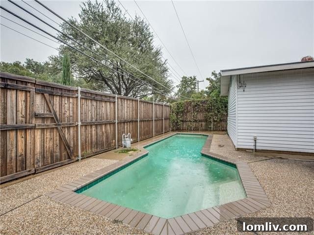 Midcentury Charm Meets Modern Flexibility in This High Valley Ranch 11 Screenshot-2018-11-05-at-8.57.41-PM