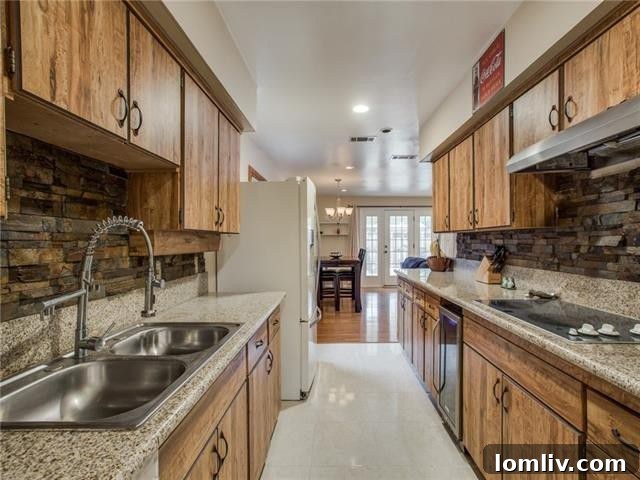 Midcentury Charm Meets Modern Flexibility in This High Valley Ranch 9 Screenshot-2018-11-05-at-8.57.41-PM