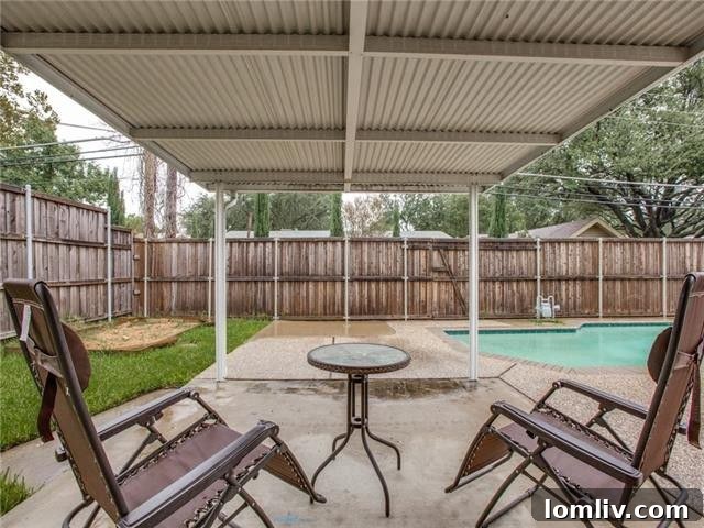 Midcentury Charm Meets Modern Flexibility in This High Valley Ranch 10 Screenshot-2018-11-05-at-8.57.41-PM