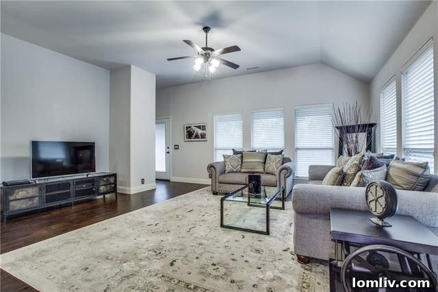 Elegant Master Bedroom Lavon TX