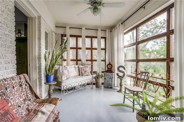 Second bedroom or home office space in the duplex unit