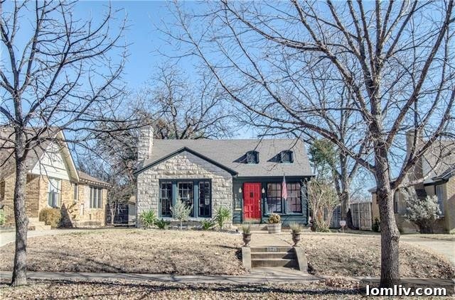 Institutional investors are leveraging iBuyer programs to purchase properties in bulk, reshaping the housing market landscape.