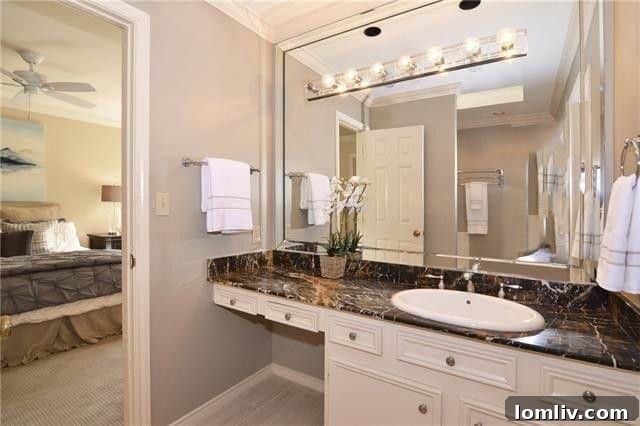 Second bedroom with ensuite bath in a Dallas condo
