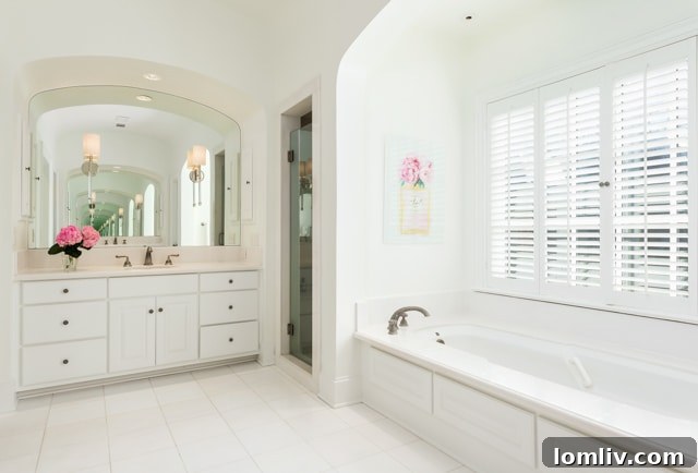 3821 Shenandoah: Master Bathroom with Dual Vanities