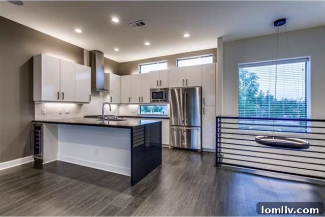 Discover Your Downtown Dallas Home: Three Open Houses Await 8 Contemporary Townhome in The Cedars with Balcony