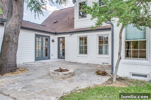 Outdoor flagstone patio with a fire pit