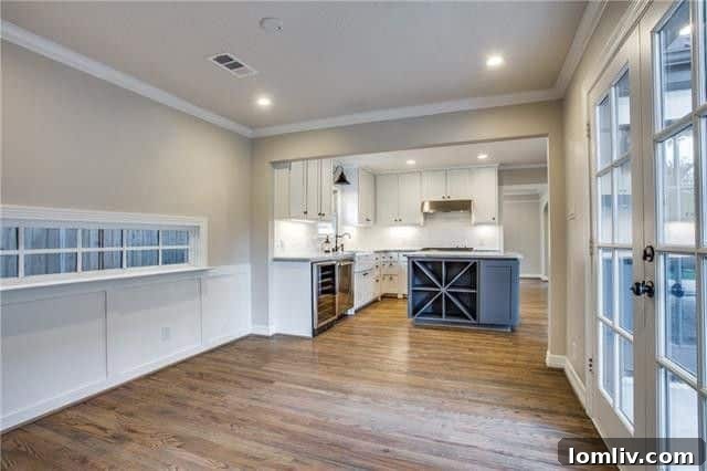 Breakfast area with French doors leading to patio