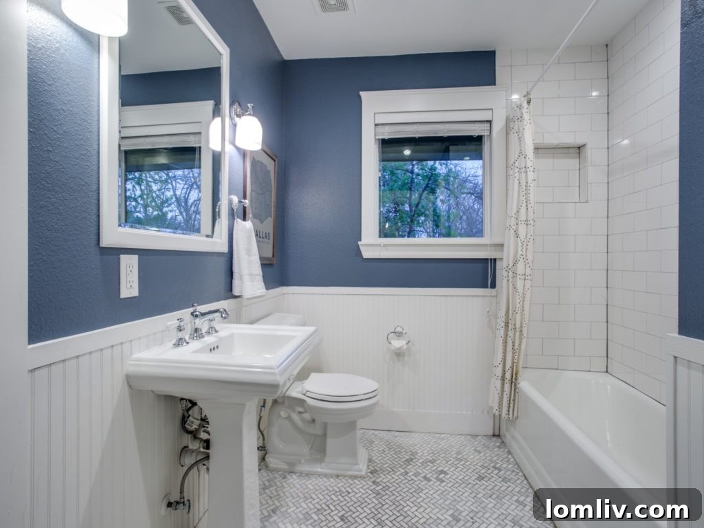Hollywood Heights Tudor: A Captivating Canvas for Family Celebrations 14 919 Valencia Street Dallas TX - Spa-like Master Bathroom