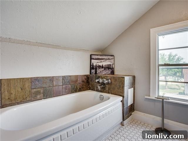 1420 Brunner Ave Finished Attic Space