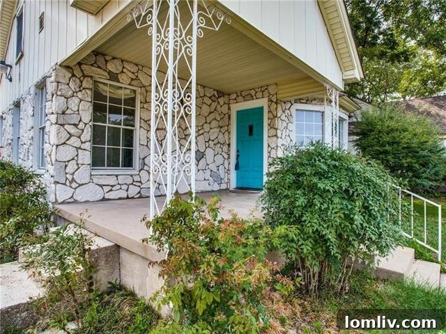 1420 Brunner Ave Living Room with Hardwood Floors