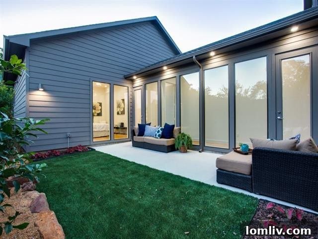 Your Turnkey Home Awaits in New Maple District for $555K 16 View of the private fenced yard, perfect for outdoor entertaining in Dallas