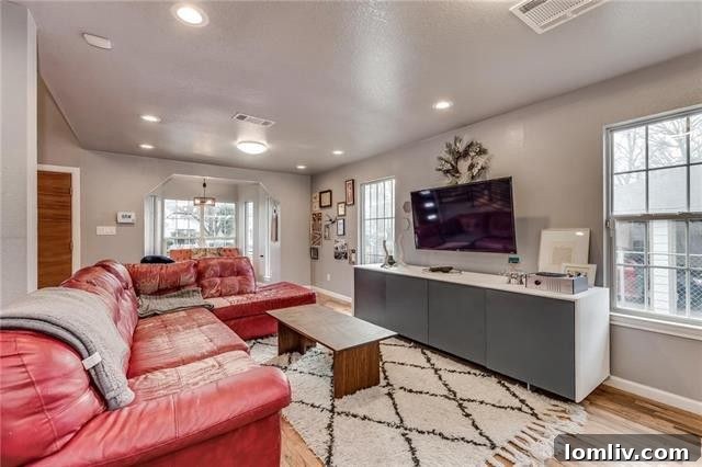 Open Concept Kitchen and Dining Area with Modern Finishes