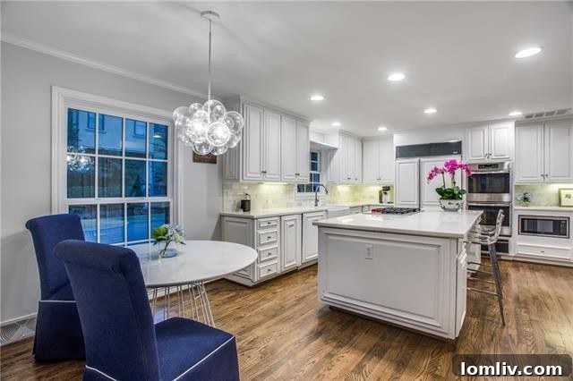 Modern Kitchen and Dining Space