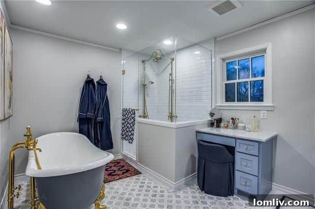 Elegant Hallway and Staircase