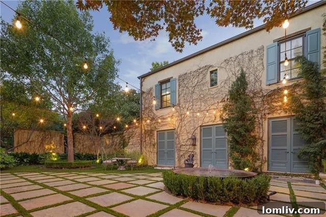 Exterior view of chicken coop