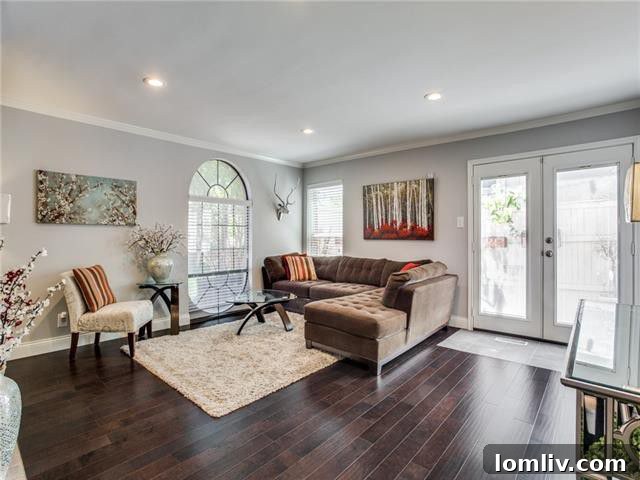 A Remodeled Turtle Creek Brownstone: Your Gateway to Urban Living 3 Bright and Inviting Living Room of Turtle Creek Townhome