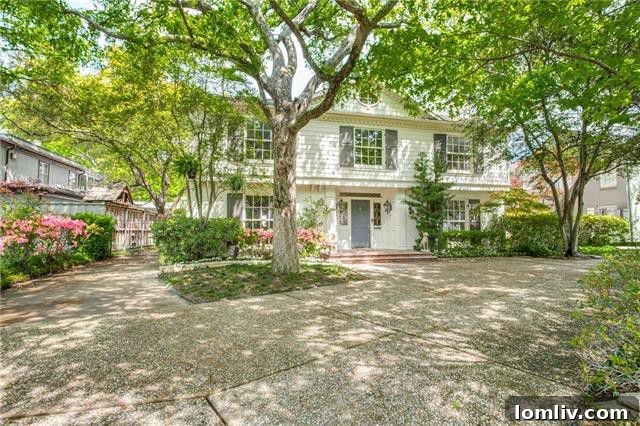 Bright and Airy Living Space in Upgraded Dallas Traditional Home