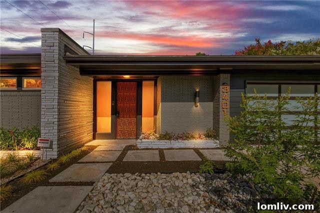 Stunning mid-century modern exterior of 3401 Dorothy Lane, Monticello, Fort Worth
