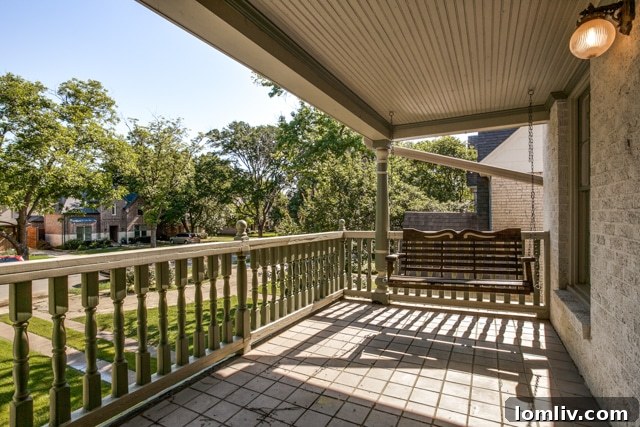 Modern Bathroom in Dallas Airbnb