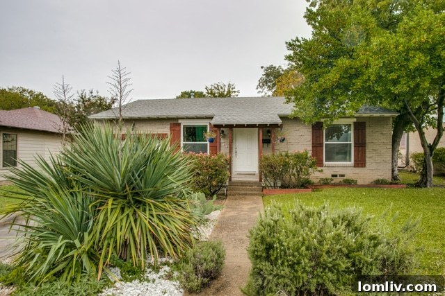 Charming Greenway Terrace Home Exterior