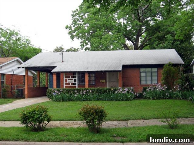 Charming 1950s North Dallas rental home exterior