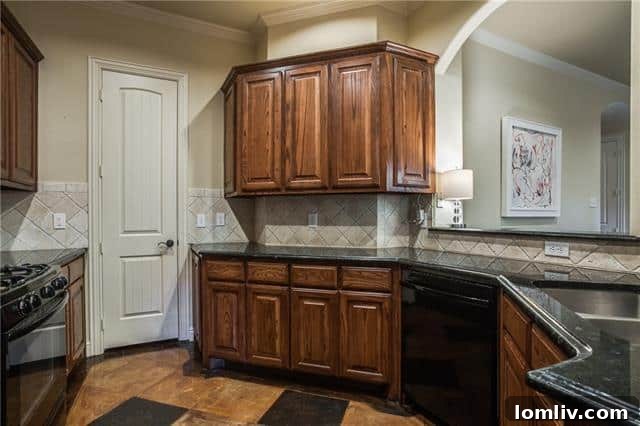 Prime Fitzhugh Townhome: Own Your Ideal Lifestyle 4 Apollonia