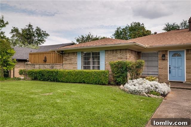 Charming 2-bedroom, 2-bath duplex exterior in Dallas, ideal for families seeking Richardson ISD schools