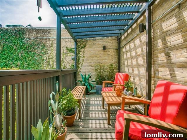 Dual Delights: Bud Oglesby's Twin Townhomes 15 Outdoor Patio Space in a Dallas Modernist Townhome
