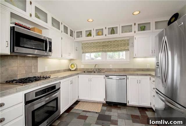 Bright kitchen with ample counter space in a charming Dallas Briarwood cottage