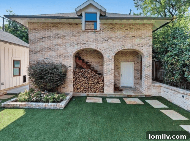 Detached Garage with Guest Quarters Potential
