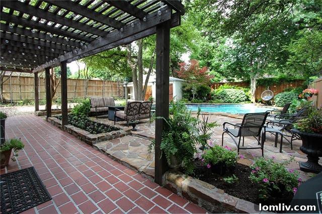 Lush Landscaped Garden with Guest Quarters and Spa