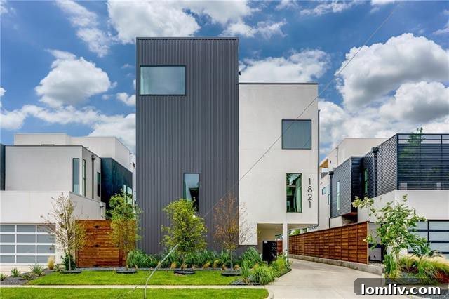 Stylish Open-Concept Living with Oak Hardwoods