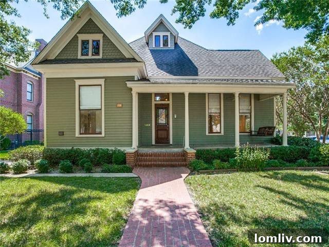 Historic Queen Anne Victorian home in State Thomas, Uptown Dallas