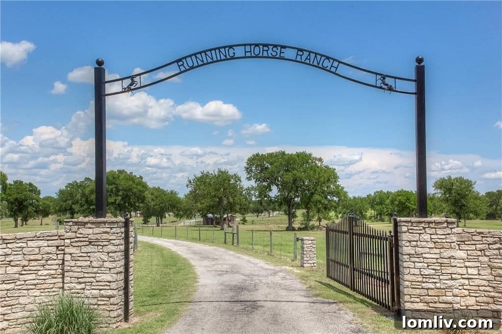 Running Horse Ranch Entry Gate in Brock, TX