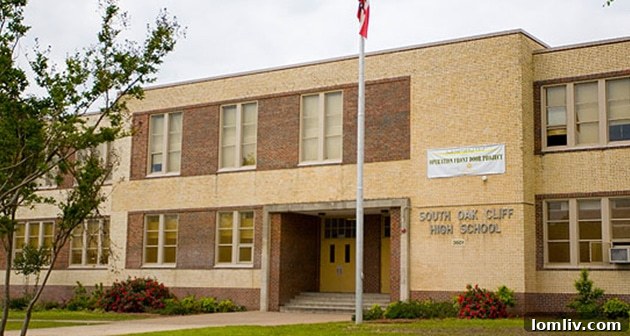 South Oak Cliff High's Popularity Surge: Ushering in a New Era of Success 2 South Oak Cliff High School, undergoing remodel, increased enrollment, symbol of Oak Cliff revitalization