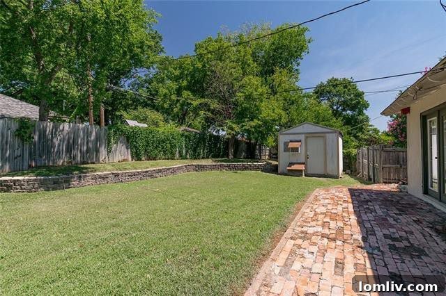 Hollywood Heights: Desert Charm or Timeless Brick 12 9785bbbf32513ba7eb9622265cd407b5l-m3xd-w1020_h770_q80