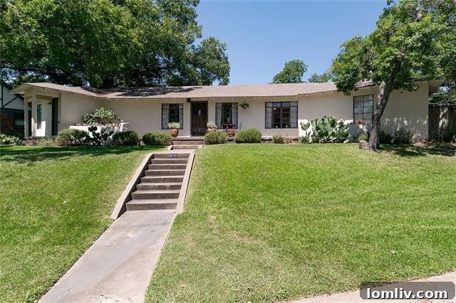 Hollywood Heights: Desert Charm or Timeless Brick 8 9785bbbf32513ba7eb9622265cd407b5l-m3xd-w1020_h770_q80