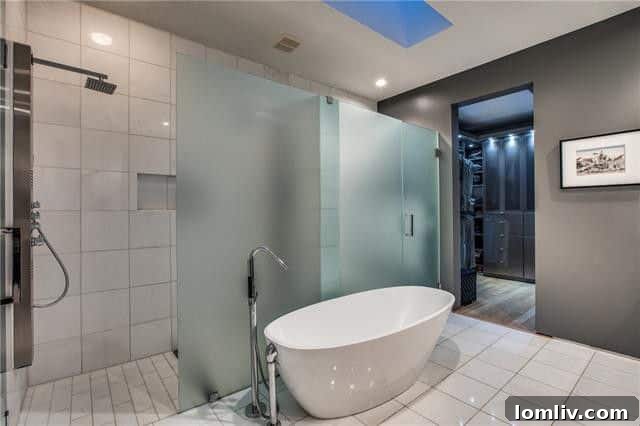 2843 Lee Street Master Suite - High-shine Panels