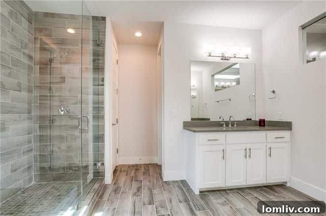 Outdoor patio space newer home Dallas TX