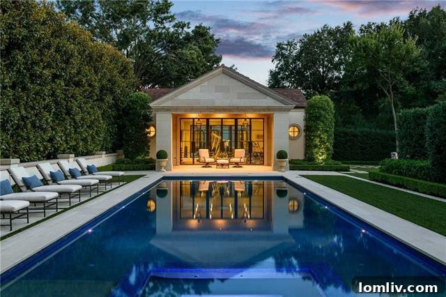 Timeless Elegance: A Modern Neoclassical Estate in Old Preston Hollow 15 ×-5522-Falls-Rd13
