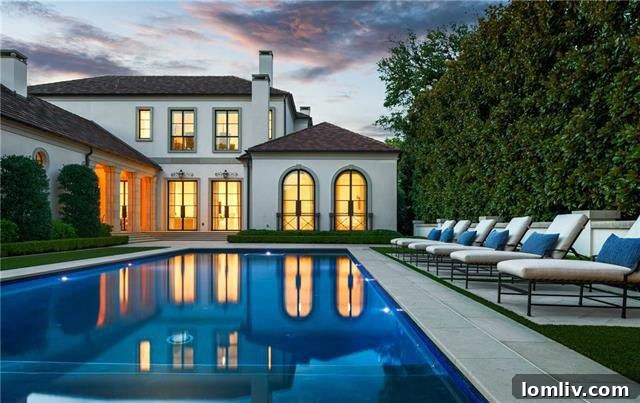 Timeless Elegance: A Modern Neoclassical Estate in Old Preston Hollow 16 ×-5522-Falls-Rd13
