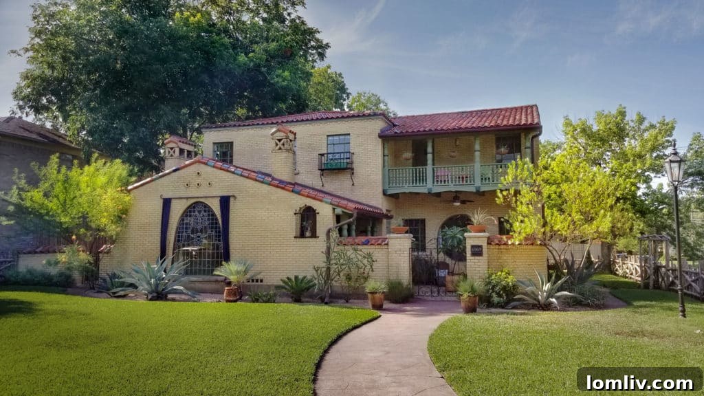 6969 Lakewood Hutsell Mansion - Historic Dallas Home Facade
