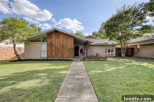 Stunning Mid-Century Modern Home Exterior in Lake Highlands, Dallas
