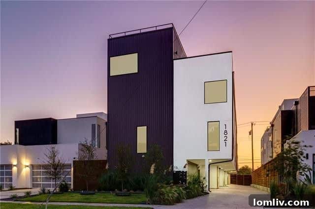 Luxury East Dallas Townhome with Downtown Views
