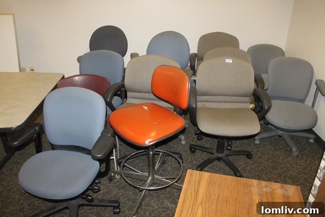 Interior view of the Dallas Morning News building during the estate auction preparation